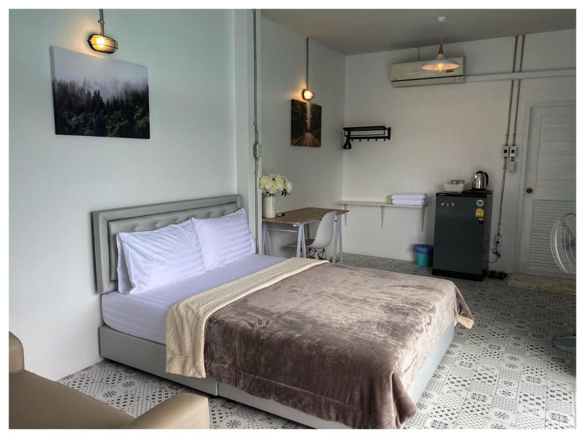 The One House Hotel Нан Екстериор снимка