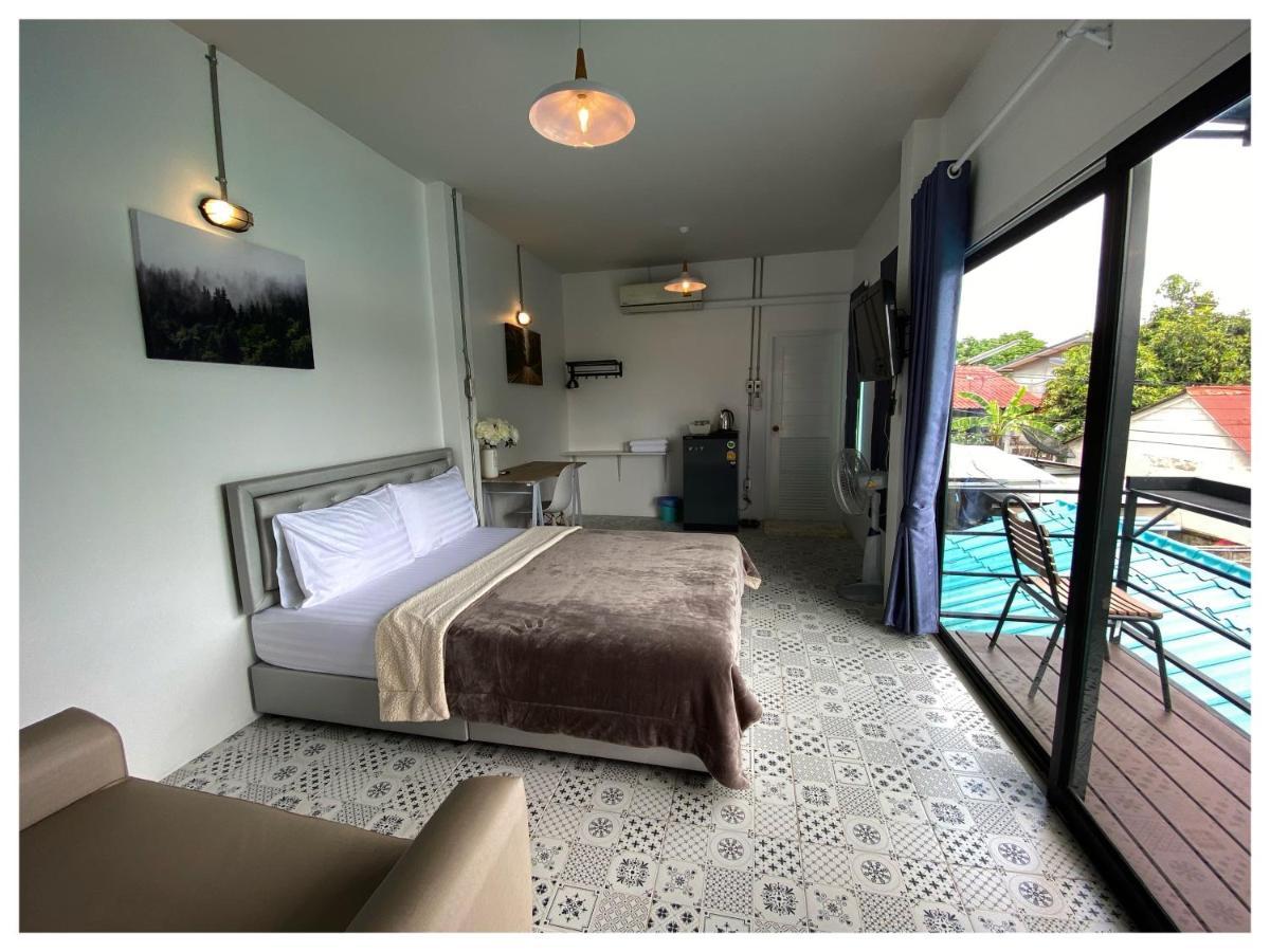 The One House Hotel Нан Екстериор снимка