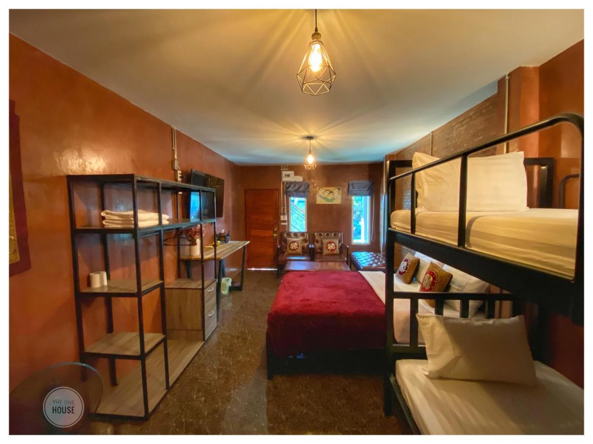 The One House Hotel Нан Екстериор снимка