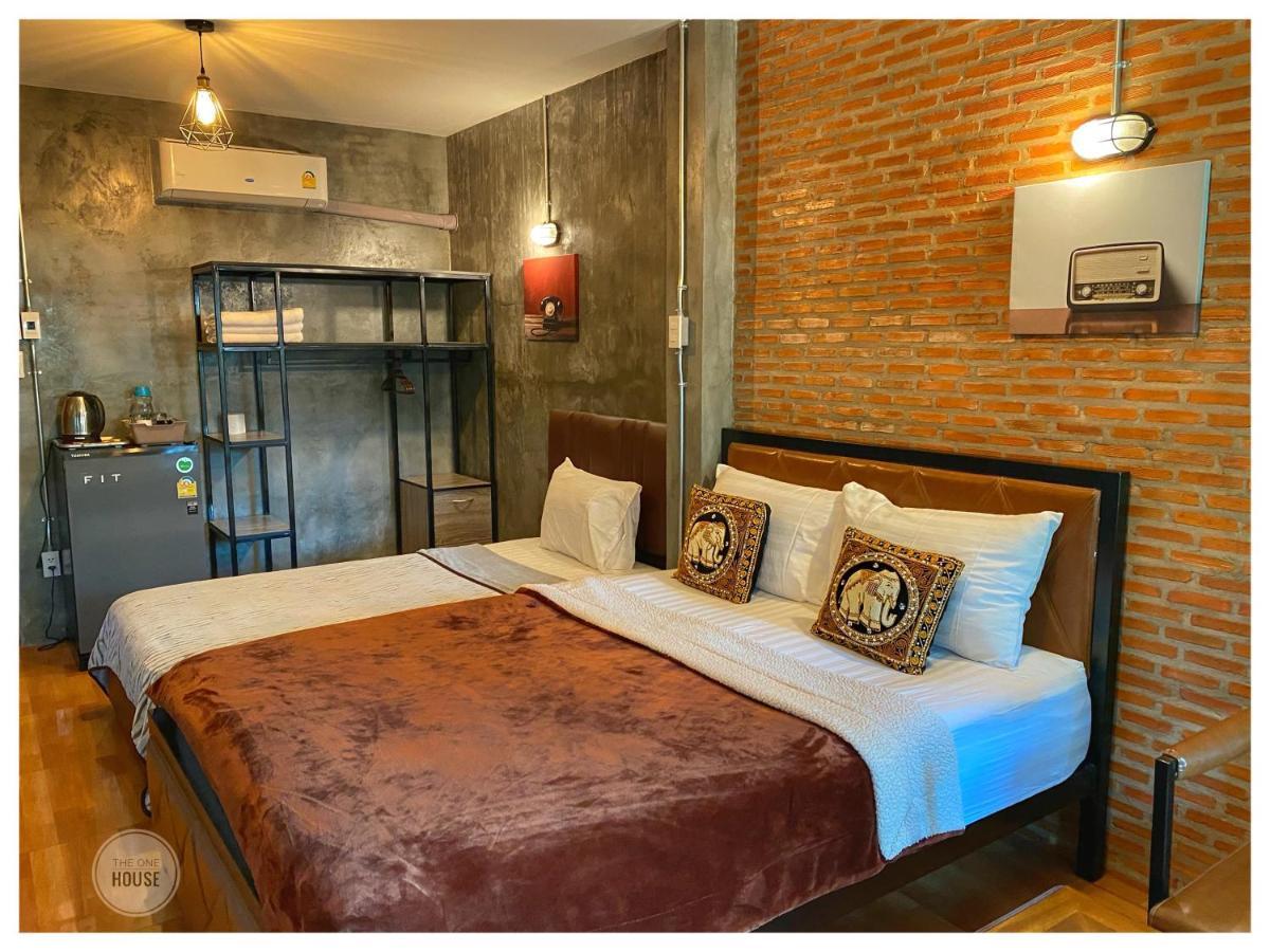 The One House Hotel Нан Екстериор снимка