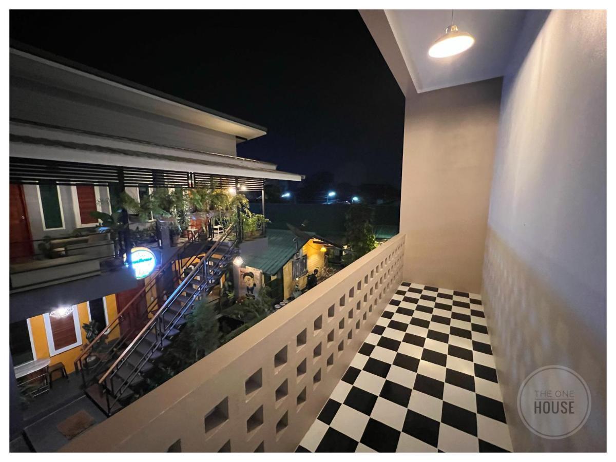 The One House Hotel Нан Екстериор снимка