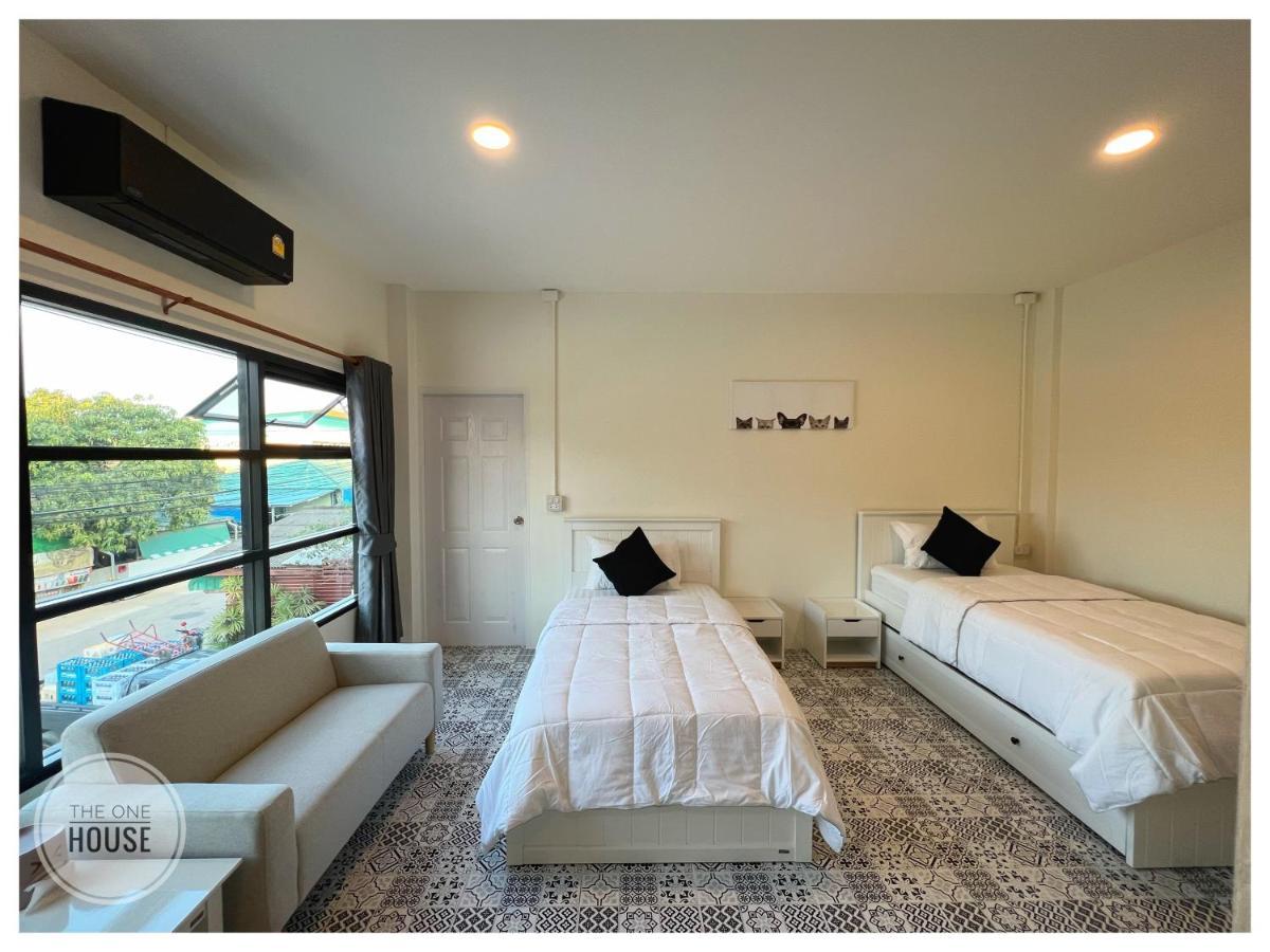 The One House Hotel Нан Екстериор снимка