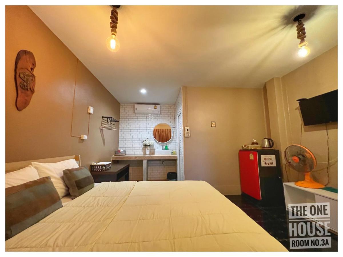 The One House Hotel Нан Екстериор снимка