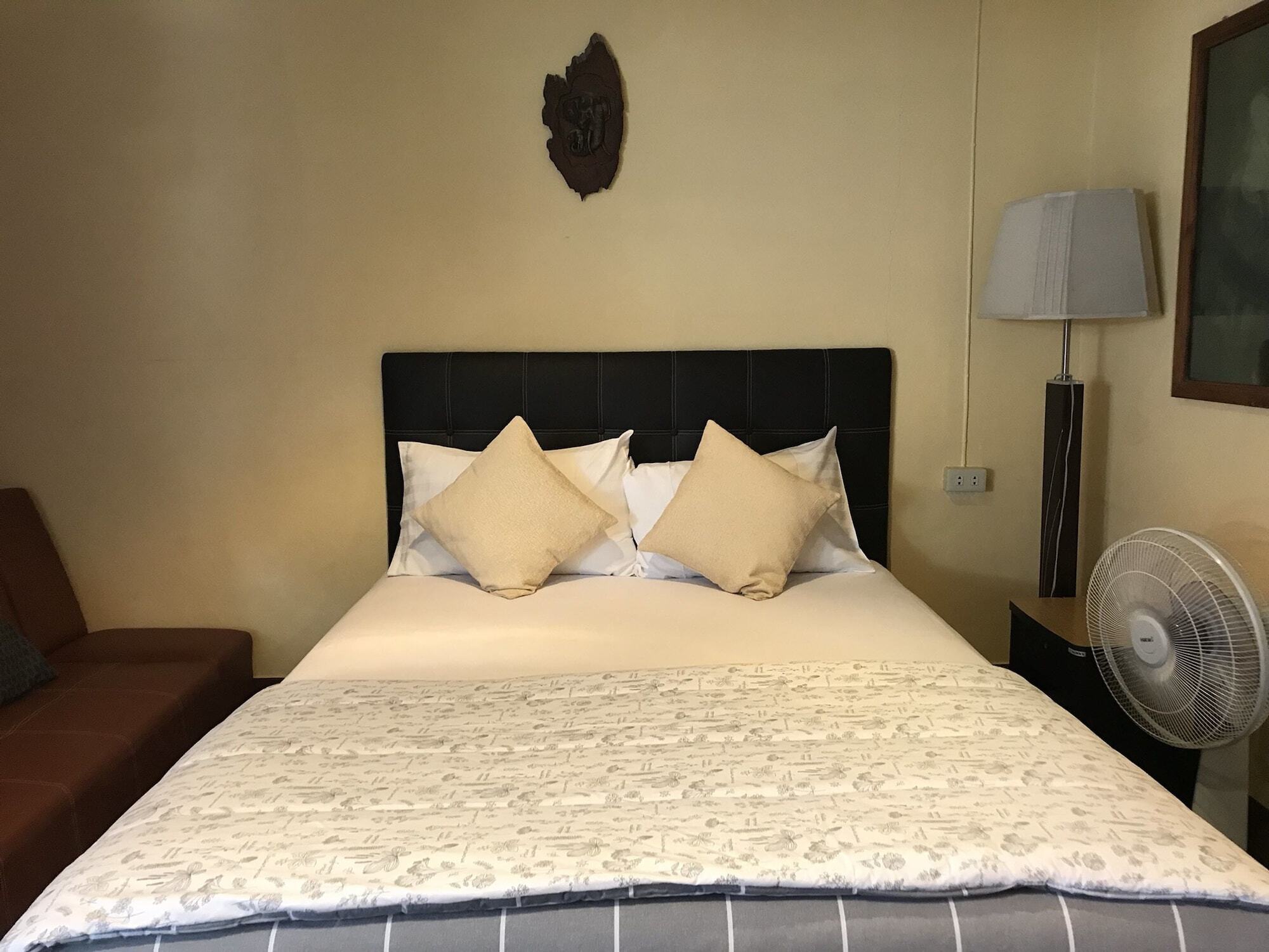 The One House Hotel Нан Екстериор снимка